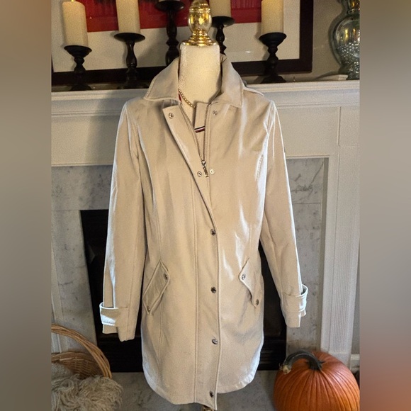 Khaki Women’s Rain Coat - like new! - Picture 1 of 11